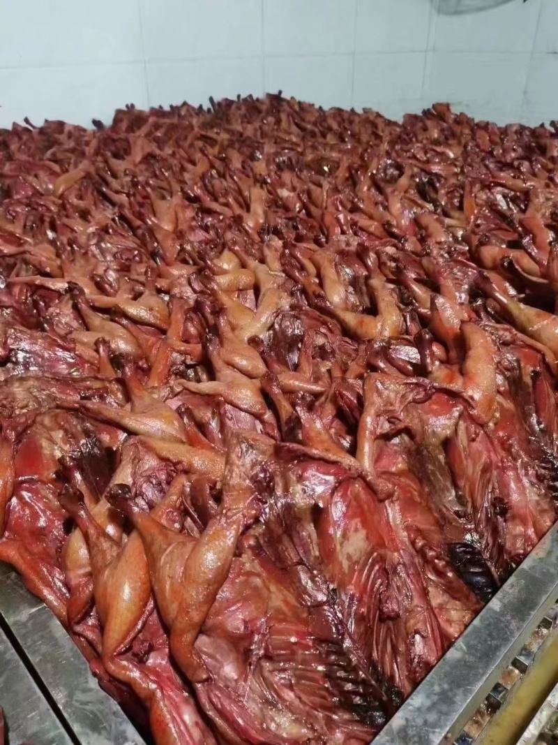 酱板鸭厂家：传统味道与现代工艺的完美碰撞